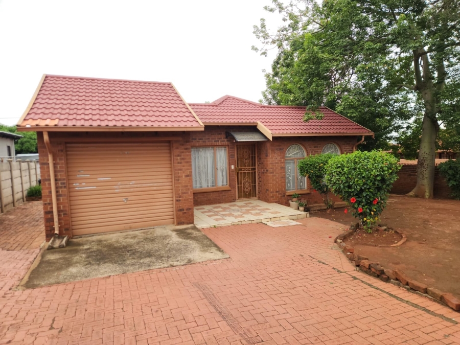 3 Bedroom Property for Sale in Geelhoutpark North West